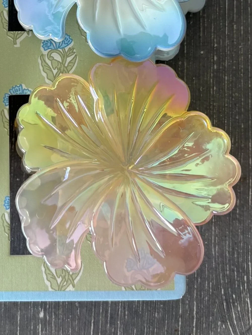 NWT - Piper K - Set of 4 - Iridescent Plumeria Hair Claw Clips